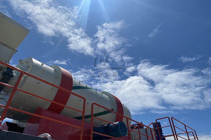 土壤修复淋洗设备运行现场