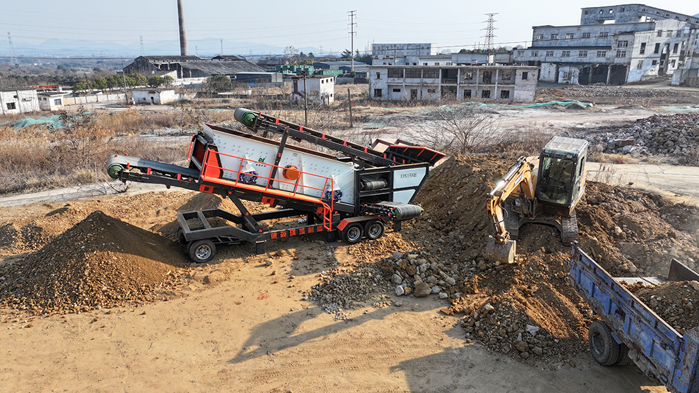 快盈VIII移动筛分车