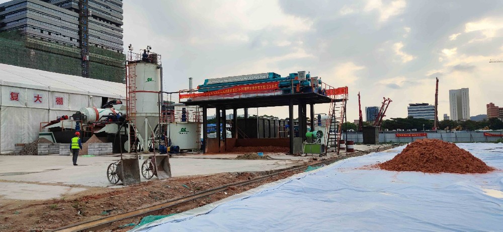 快盈VIII淋洗装备施工现场